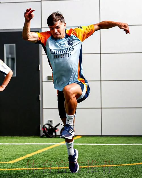 TA:皇马确实有人质疑平图斯 认为他训练方法过时 TA:皇马确实有人质疑平图斯 认为他训练方法过时